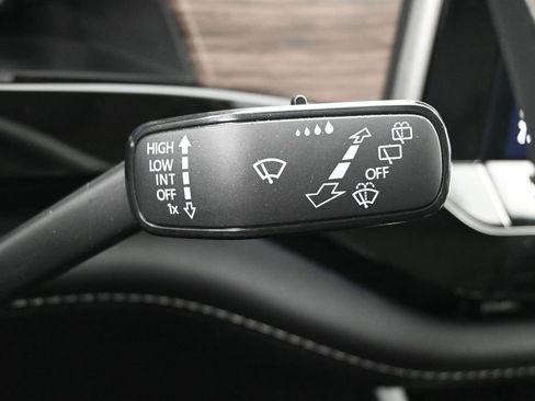 Used 2024 Volkswagen Atlas SEL AWD/4WD image 14