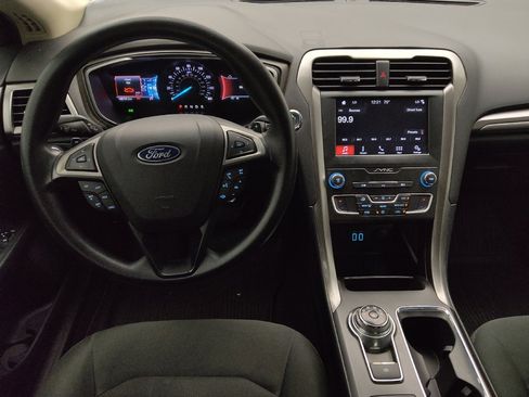 Used 2019 Ford Fusion SE FWD image 22