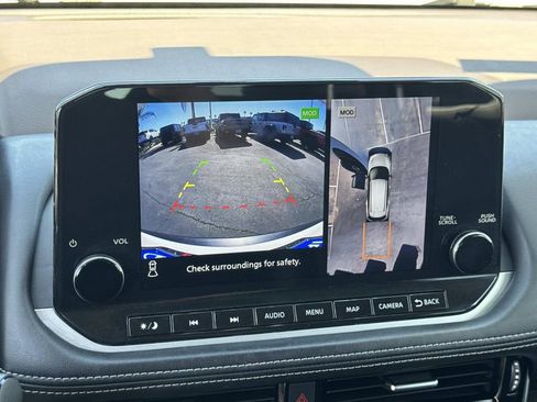 Used 2023 Nissan Rogue Platinum w/ Platinum Premium Package image 10