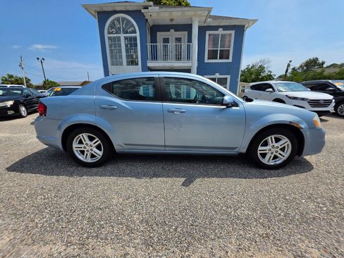 Used 2013 Dodge Avenger SXT FWD image 6