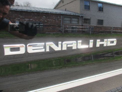 Used 2015 GMC Sierra 2500 Denali w/ Driver Alert Package image 22