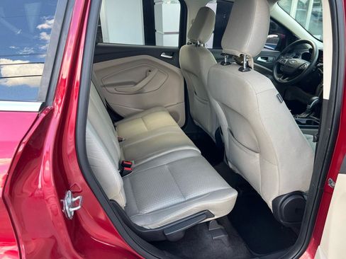 Used 2019 Ford Escape SE FWD image 11