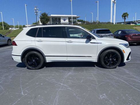 Used 2023 Volkswagen Tiguan SE R-Line FWD image 8
