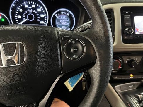 Used 2022 Honda HR-V LX image 27