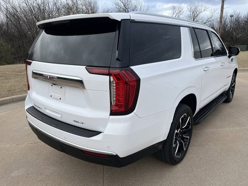 Used 2023 GMC Yukon XL SLT image 3