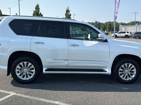 Used 2017 Lexus GX 460 Premium w/ Premium Package AWD/4WD image 4