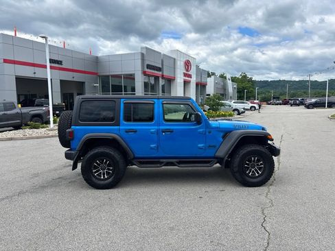 Used 2024 Jeep Wrangler Unlimited Sport AWD/4WD image 6