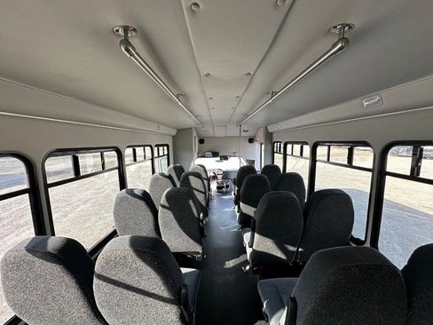 Used 2013 Ford E-450 and Econoline 450 Super Duty w/ Shuttle Bus Prep Pkg image 18