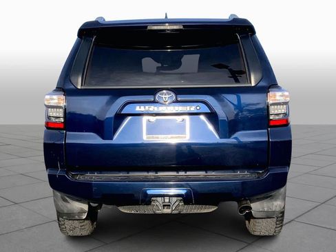 Used 2018 Toyota 4Runner SR5 image 5