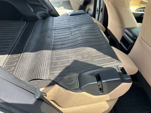 Used 2021 Toyota RAV4 LE image 20