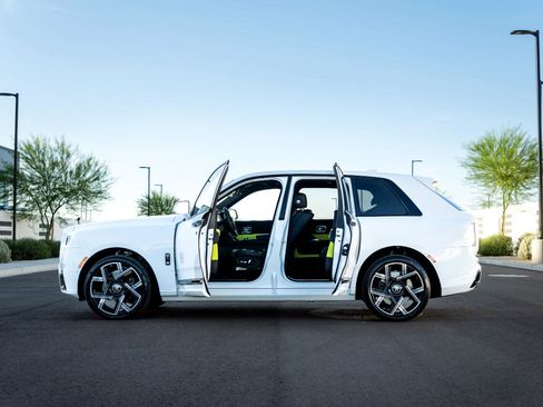 Used 2025 Rolls-Royce Cullinan Black Badge image 7