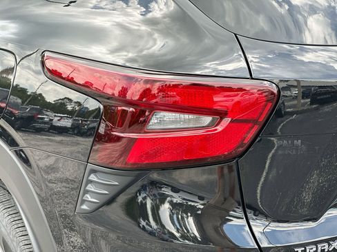 Used 2024 Chevrolet Trax LS w/ LS Convenience Package image 7