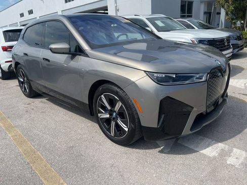 Used 2023 BMW iX M60 image 4