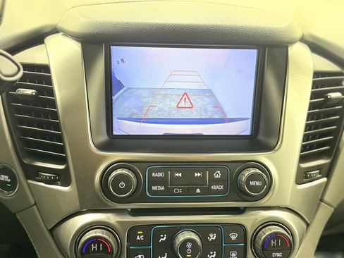 Used 2018 Chevrolet Suburban LT image 22