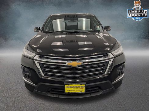 Used 2023 Chevrolet Traverse LT FWD image 2