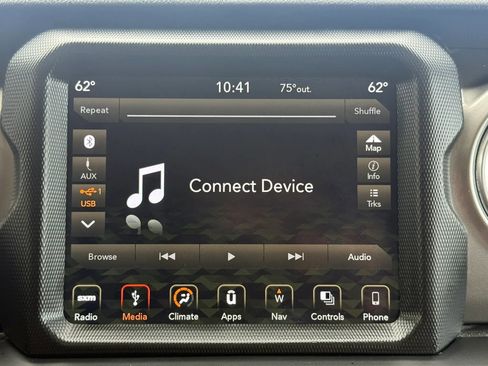 Used 2018 Jeep Wrangler Unlimited Sahara w/ Uconnect 4C Nav & Sound Group AWD/4WD image 32