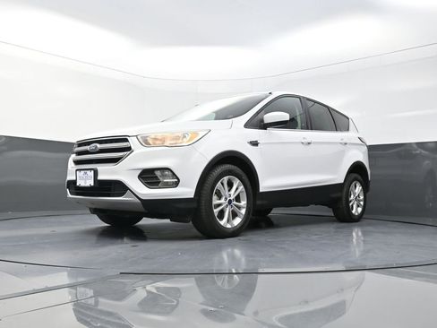 Used 2017 Ford Escape SE AWD/4WD image 25