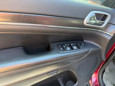 Used 2018 Jeep Grand Cherokee Limited RWD image 29