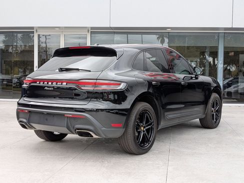 Certified 2025 Porsche Macan image 9