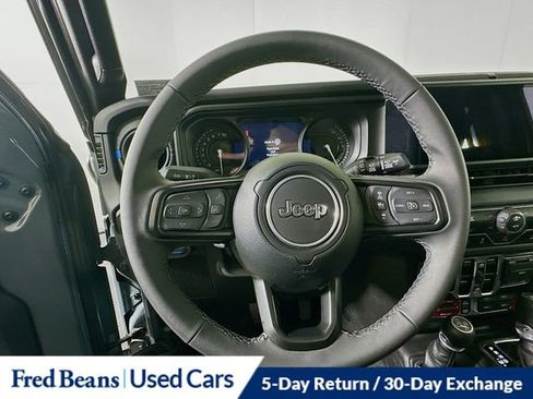 Used 2025 Jeep Wrangler Unlimited Rubicon 4xe AWD/4WD image 12