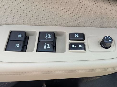 Used 2016 Subaru Outback 2.5i Limited AWD/4WD image 12