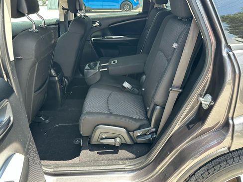 Used 2019 Dodge Journey SE w/ Blacktop Package FWD image 16