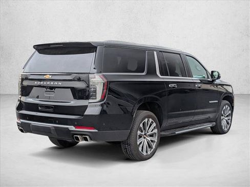 Used 2026 Chevrolet Suburban High Country AWD/4WD image 5