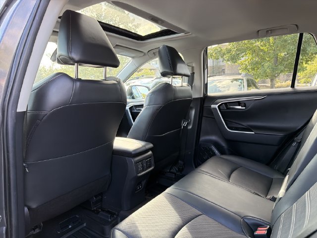 Used 2019 Toyota RAV4 Limited w/ Cold Weather Package AWD/4WD image 12