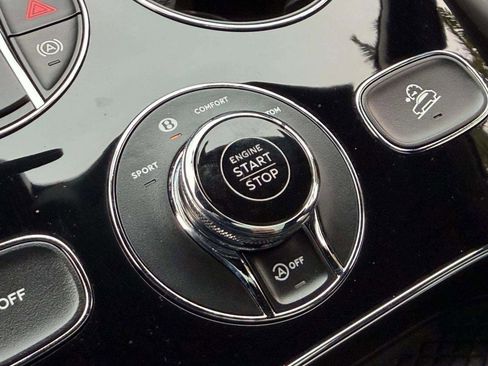 Used 2024 Bentley Bentayga Extended Wheelbase image 38