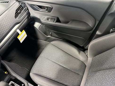 Used 2025 Subaru Forester Premium AWD/4WD image 12