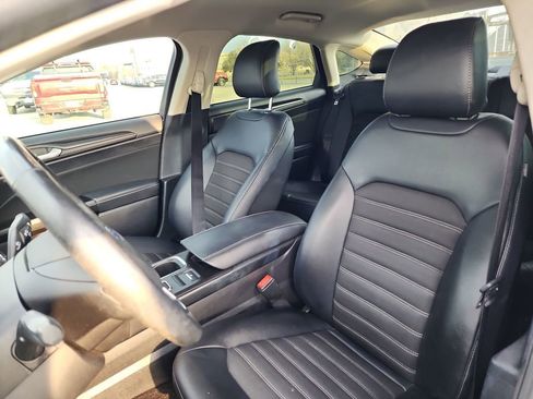 Used 2018 Ford Fusion SE w/ Equipment Group 201A image 11