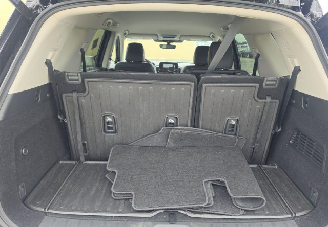 Used 2025 Nissan Pathfinder SL w/ Cargo Package FWD image 7