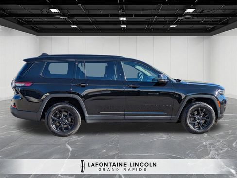 Used 2024 Jeep Grand Cherokee L Laredo image 6