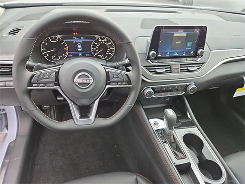 New 2025 Nissan Altima 2.5 SR image 33