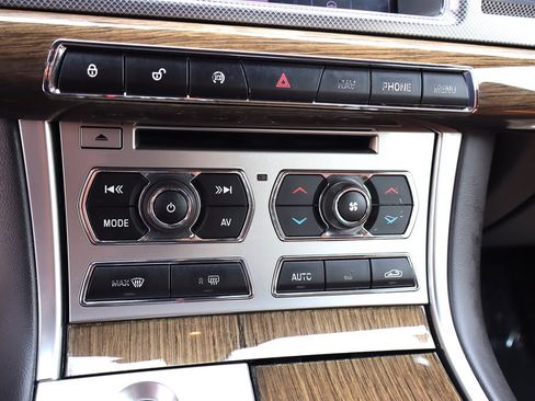 Used 2013 Jaguar XF R RWD image 35