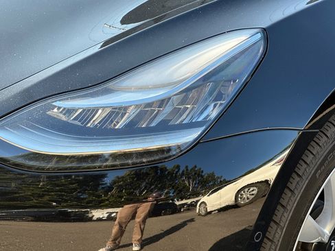 Used 2018 Tesla Model 3 Long Range image 12