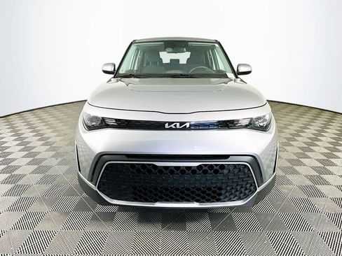 Used 2025 Kia Soul LX FWD image 5