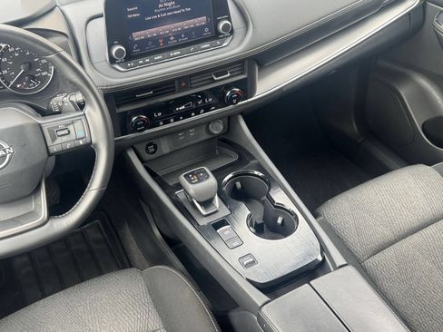 Used 2025 Nissan Rogue SV FWD image 38