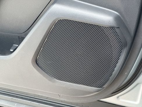 Used 2025 Toyota Highlander XLE FWD image 37