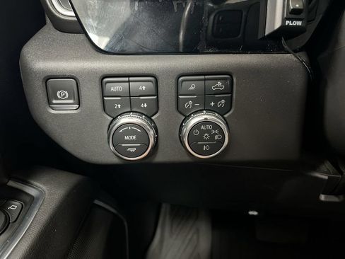 Used 2022 GMC Sierra 1500 SLT AWD/4WD image 18