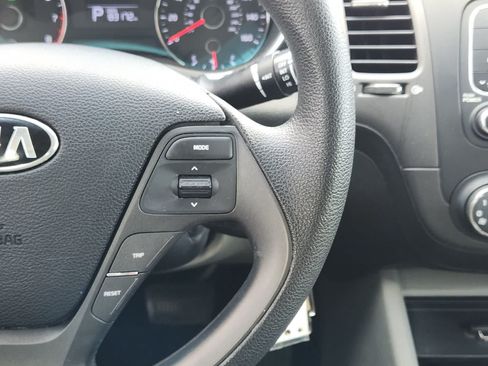 Used 2016 Kia Forte LX FWD image 25