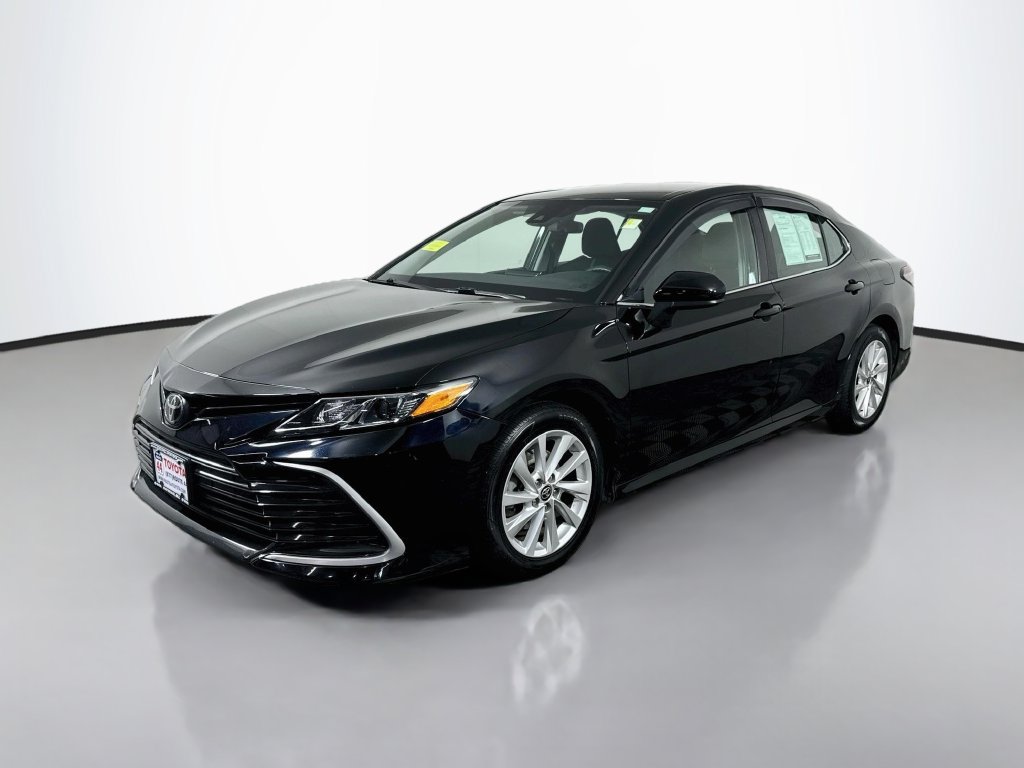 Used 2021 Toyota Camry LE w/ Carpet Mat Package (TMS) FWD image 2