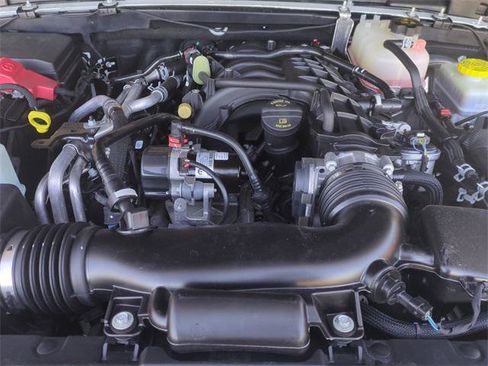 Certified 2022 Jeep Wrangler Unlimited Rubicon w/ Cold Weather Group image 25