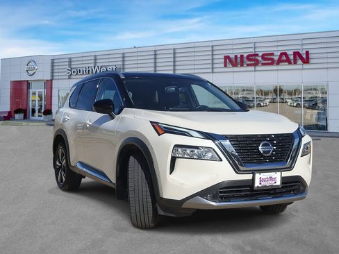 Certified 2021 Nissan Rogue Platinum image 5