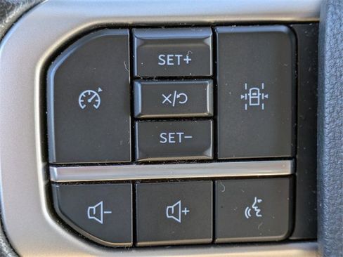 Certified 2024 Ford Expedition XLT image 24