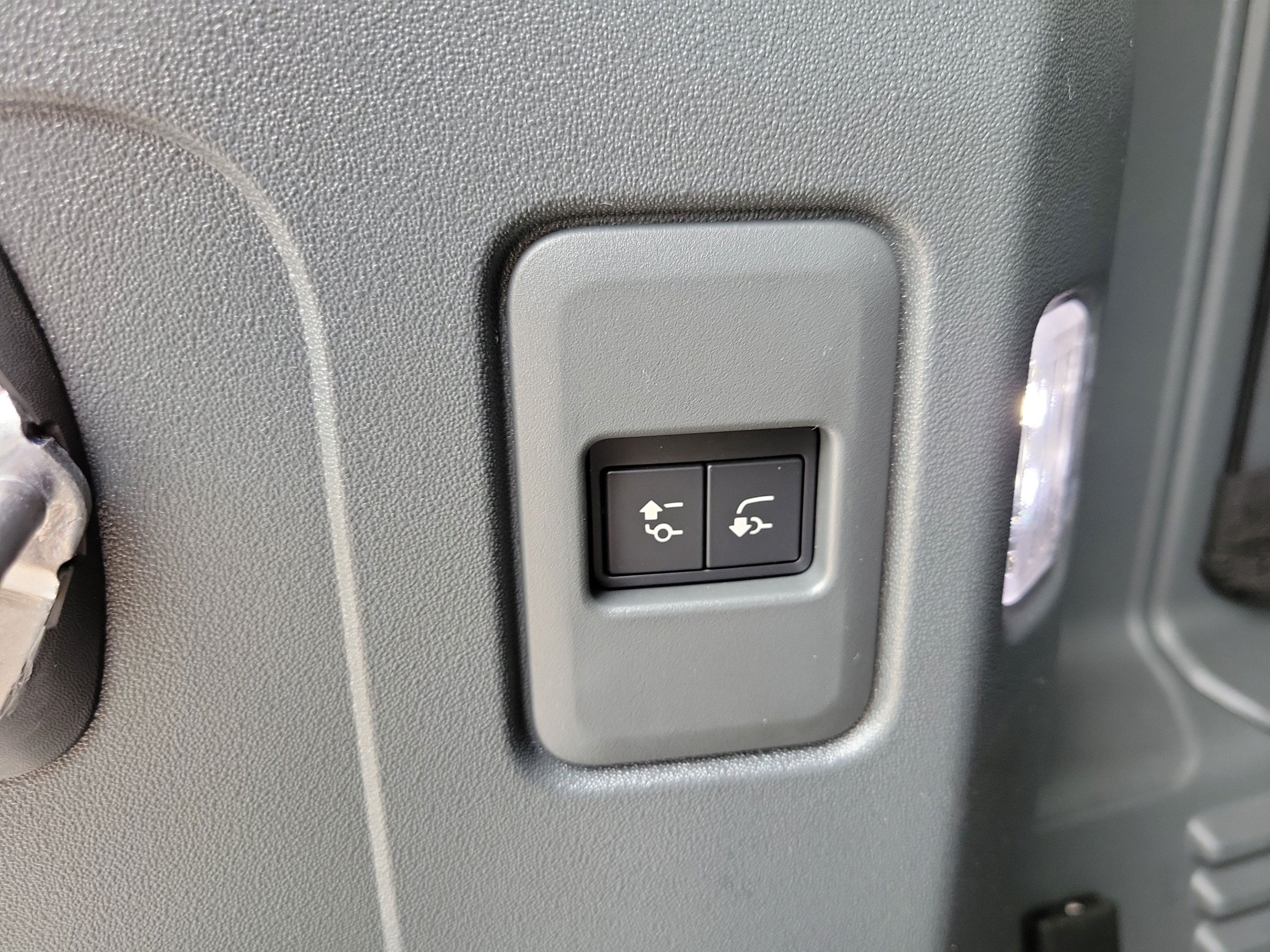 Used 2023 Land Rover Defender 110 S AWD/4WD image 35