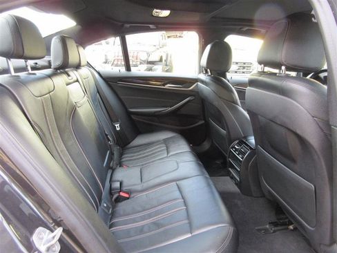 Used 2018 BMW 540i xDrive image 28