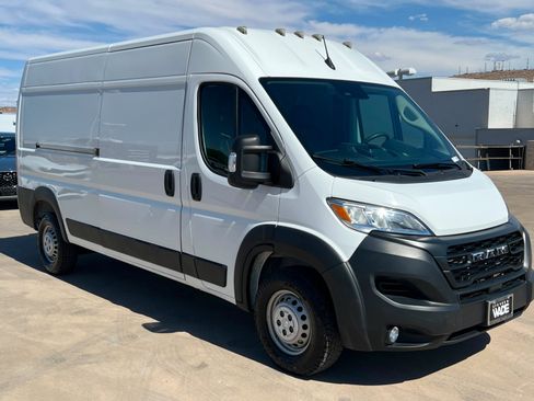 Used 2024 RAM ProMaster 2500 w/ Convenience Group FWD image 7