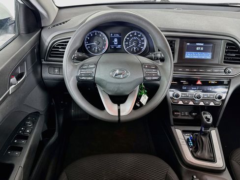 Used 2020 Hyundai Elantra SE w/ Cargo Package (C1) FWD image 15
