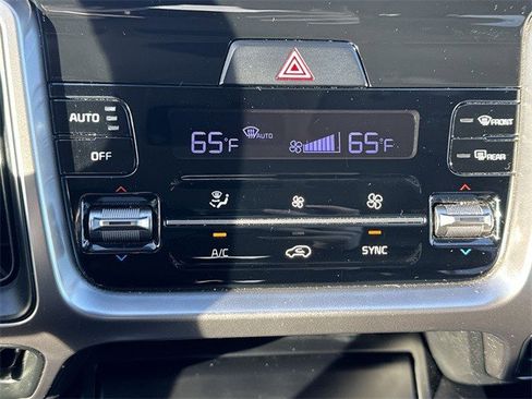 Used 2023 Kia Sorento X-Line EX image 22
